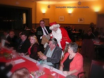 Joulupukki oli tietysti paikalla ja jakoi lahjoja kaikille kilteille uusmaalaisille tontuille.